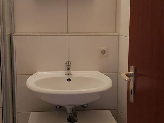 Wohnung zur Miete 650 € 1 Zimmer 33 m² Geschoss 3/4 frei ab 31.03.2026 Bartholomäusstraße 42 Veilhof Nürnberg 90489