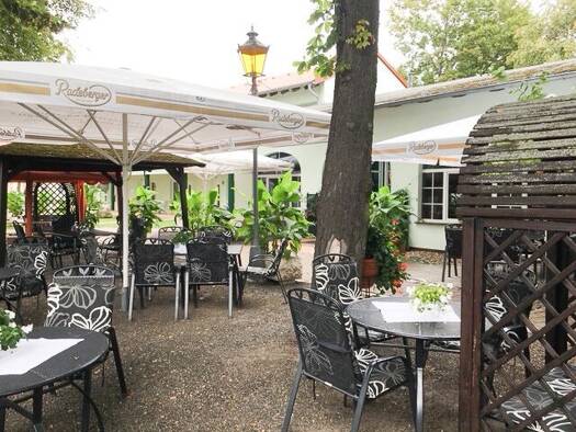 Hotel zum Kauf 1.390.000 € 17 Zimmer 33 Betten 2.935 m² Grundstück Luckenwalde Luckenwalde 14943