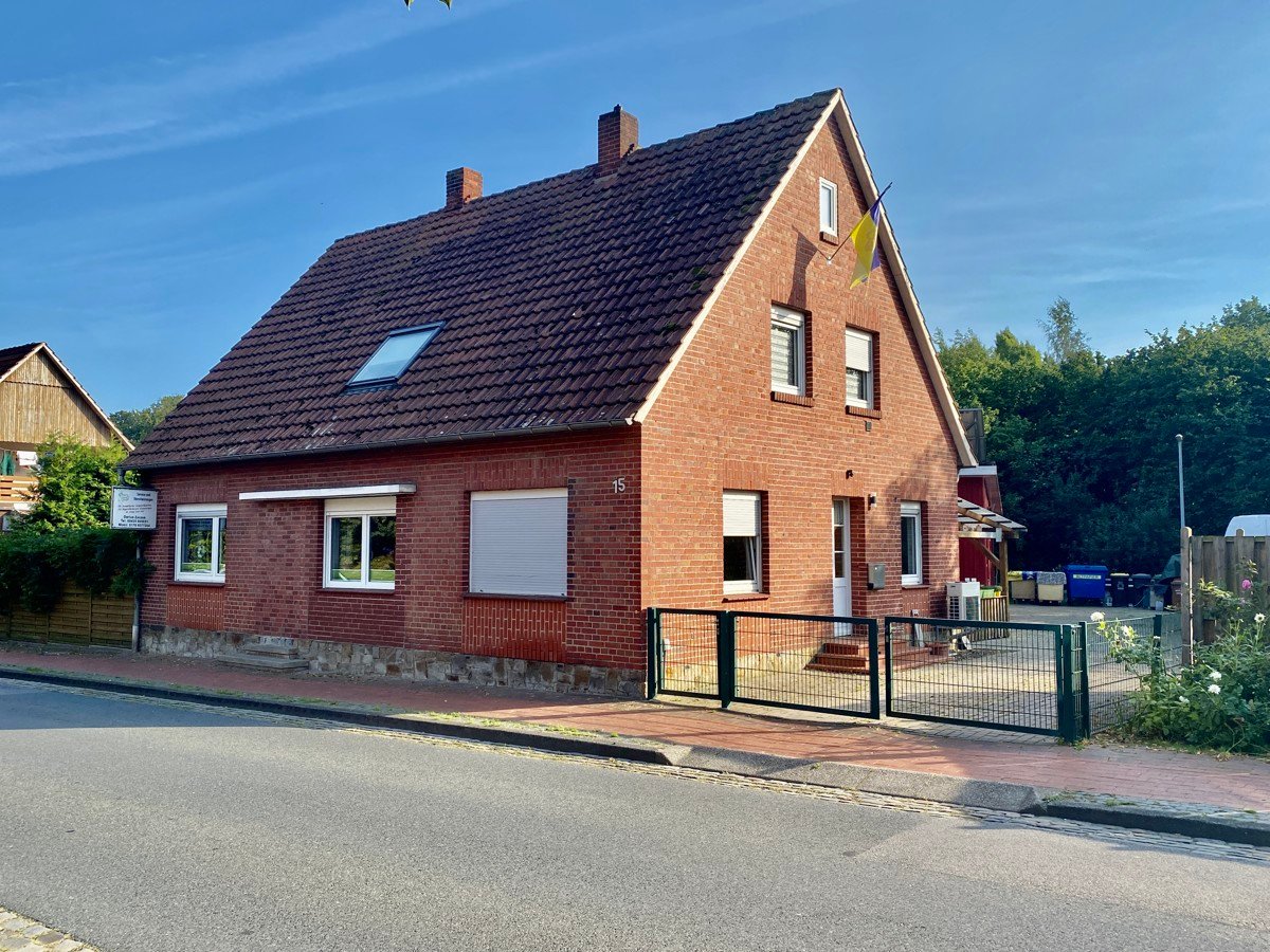 Einfamilienhaus zum Kauf 285.000 € 7 Zimmer 145 m²<br/>Wohnfläche 617 m²<br/>Grundstück Bippen Bippen 49626