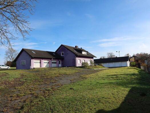 Mehrfamilienhaus zum Kauf 495.000 € 8 Zimmer 217,4 m² 4.383 m² Grundstück Berg Berg - OT 95180