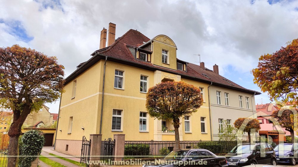 Mehrfamilienhaus zum Kauf 739.000 € 13 Zimmer 358 m²<br/>Wohnfläche 1.160 m²<br/>Grundstück Neuruppin Neuruppin 16816