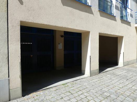 Tiefgaragenstellplatz zur Miete provisionsfrei 65 € Lutherstraße 18 Neustadt-Neuschönefeld Ost 04315