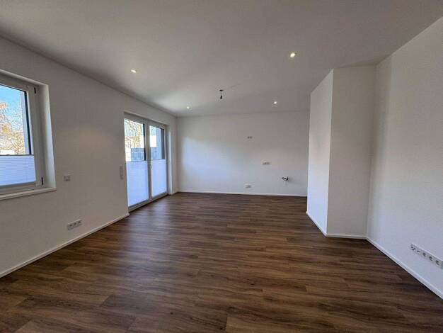 Wohnung zur Miete 1.500 € 3 Zimmer 83 m² EG frei ab sofort Poing 85586