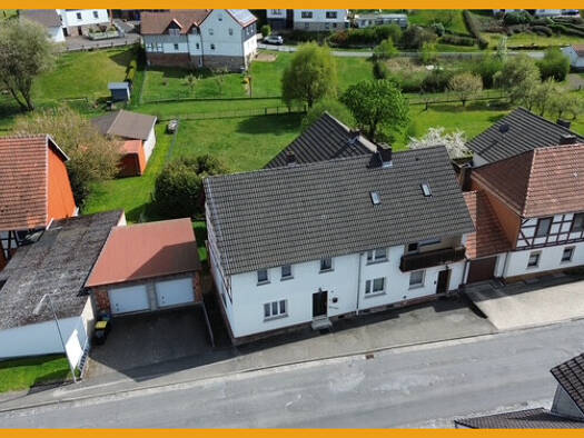 Mehrfamilienhaus zum Kauf provisionsfrei 149.900 € 7 Zimmer 270 m² 1.477 m² Grundstück Mengsberg Neustadt 35279