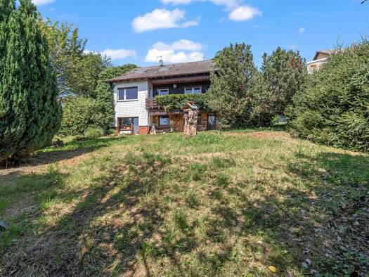 Einfamilienhaus zum Kauf 320.000 € 6,5 Zimmer 169 m² 1.044 m² Grundstück Willaringen Rickenbach / Egg 79736