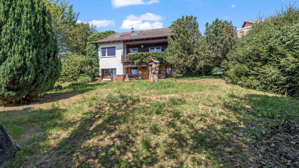 Einfamilienhaus zum Kauf 320.000 € 6,5 Zimmer 169 m² 1.044 m² Grundstück Willaringen Rickenbach / Egg 79736