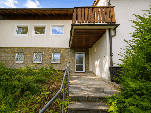 Einfamilienhaus zur Miete 2.500 € 5 Zimmer 151 m² 2.389 m² Grundstück Steinbachtal Würzburg 97082