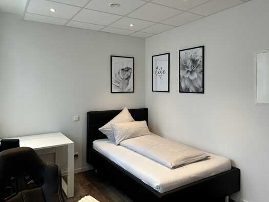 Wohnung zur Miete 1.395 € 1 Zimmer 23 m² frei ab sofort Triftstraße Niederrad Frankfurt am Main 60528
