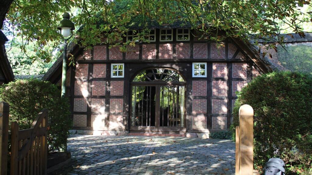 Einfamilienhaus zum Kauf 775.000 € 7 Zimmer 180 m² 1.661 m² Grundstück Hohenböken Ganderkesee / Hohenböken 27777