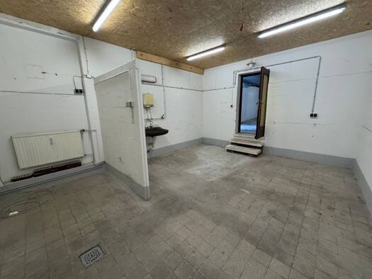 Lagerhalle zur Miete provisionsfrei 300 € 82 m² Lagerfläche Südfriedhof Kiel 24114