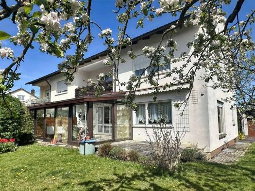 Doppelhaushälfte zum Kauf 295.000 € 4,5 Zimmer 150 m² 803 m² Grundstück frei ab sofort Gerolzhofen 97447