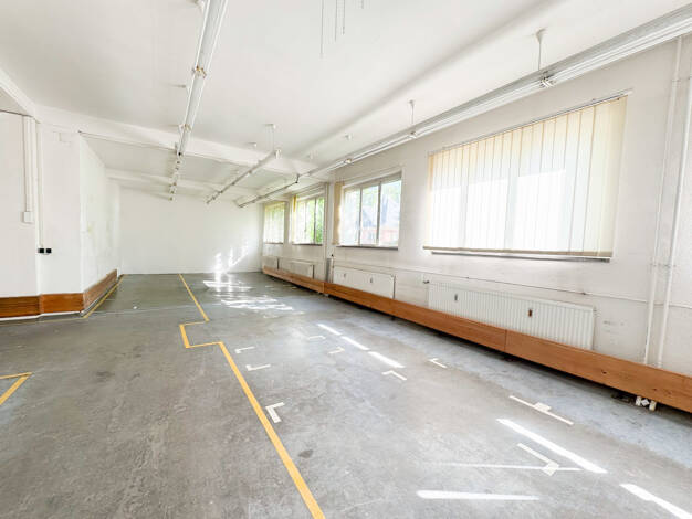 Lagerhalle zur Miete 540 € 180 m² Lagerfläche Siegmar Siegmar 09117