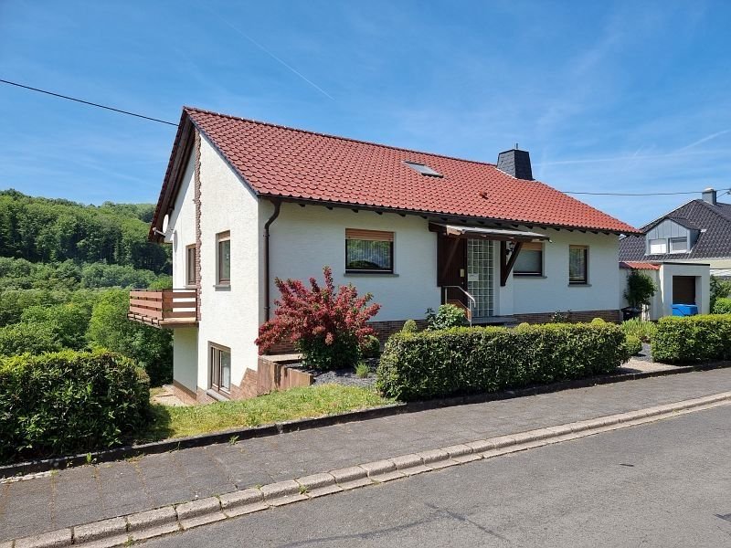 Einfamilienhaus zum Kauf 279.000 € 6 Zimmer 140 m²<br/>Wohnfläche 891 m²<br/>Grundstück Erdorf Bitburg / Erdorf 54634