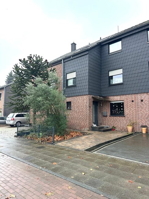 Reihenmittelhaus zum Kauf 375.000 € 6 Zimmer 139 m²<br/>Wohnfläche 271 m²<br/>Grundstück Hochheide Duisburg 47198