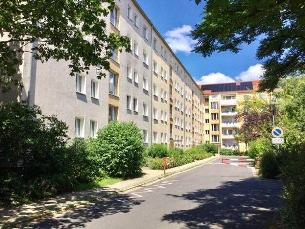 Wohnung zur Miete 409 € 2 Zimmer 47,8 m² 3. Geschoss frei ab 28.02.2026 Glashütter Str. 29 Striesen-Süd Dresden 01309