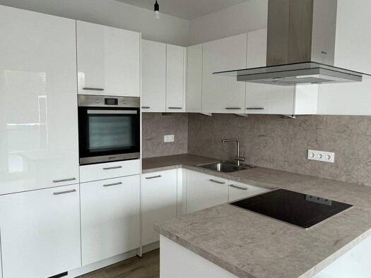 Penthouse zur Miete - Erstbezug 1.306 € 3 Zimmer 79,7 m² 3. Geschoss frei ab sofort Am Teich Innenstadt Stadtmitte 24534