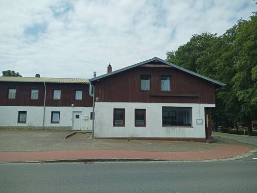 Haus zum Kauf 199.000 € 8 Zimmer 191,5 m² 537 m² Grundstück Albersdorf 25767