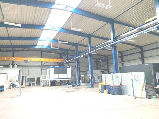 Produktionshalle zur Miete provisionsfrei 2.100 € 536 m² Lagerfläche Am Flugplatz 3 Hodenhagen 29693