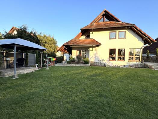 Einfamilienhaus zum Kauf 6 Zimmer 195 m² 774 m² Grundstück Stadtgebiet Bühl 77815
