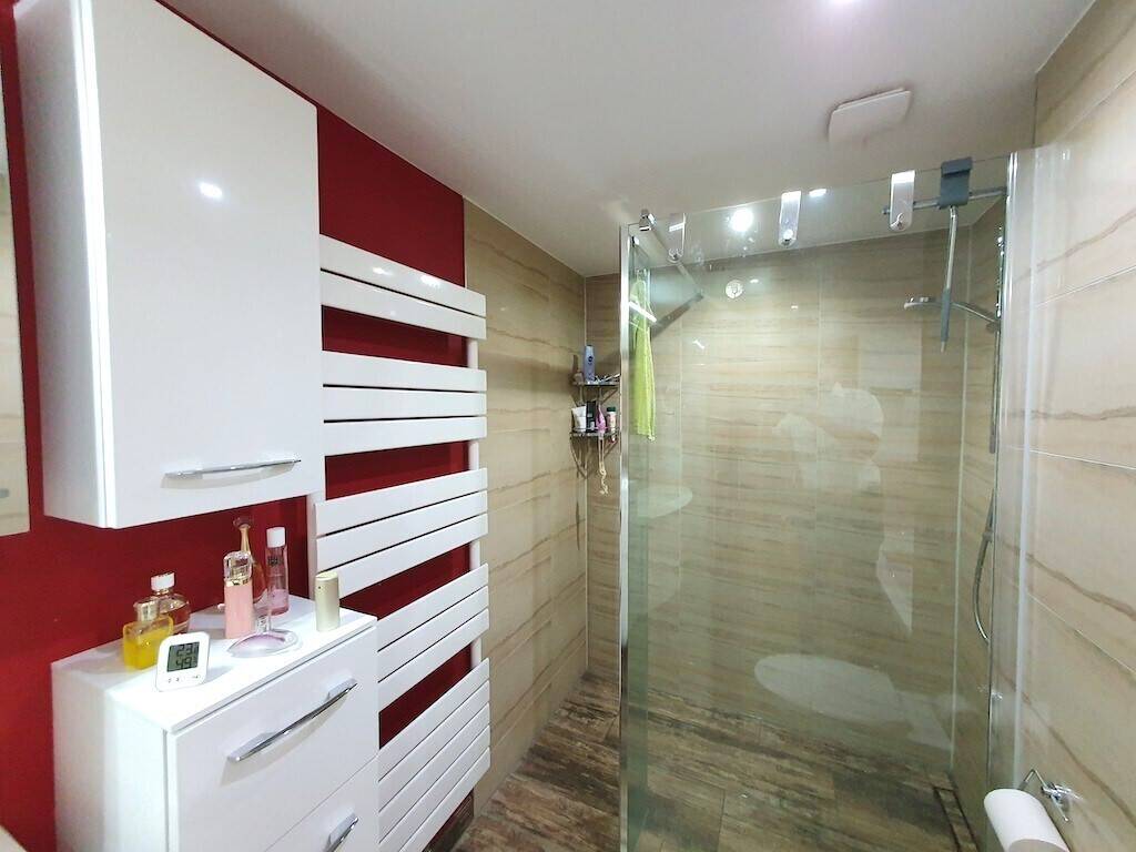 Property thumbnail 10