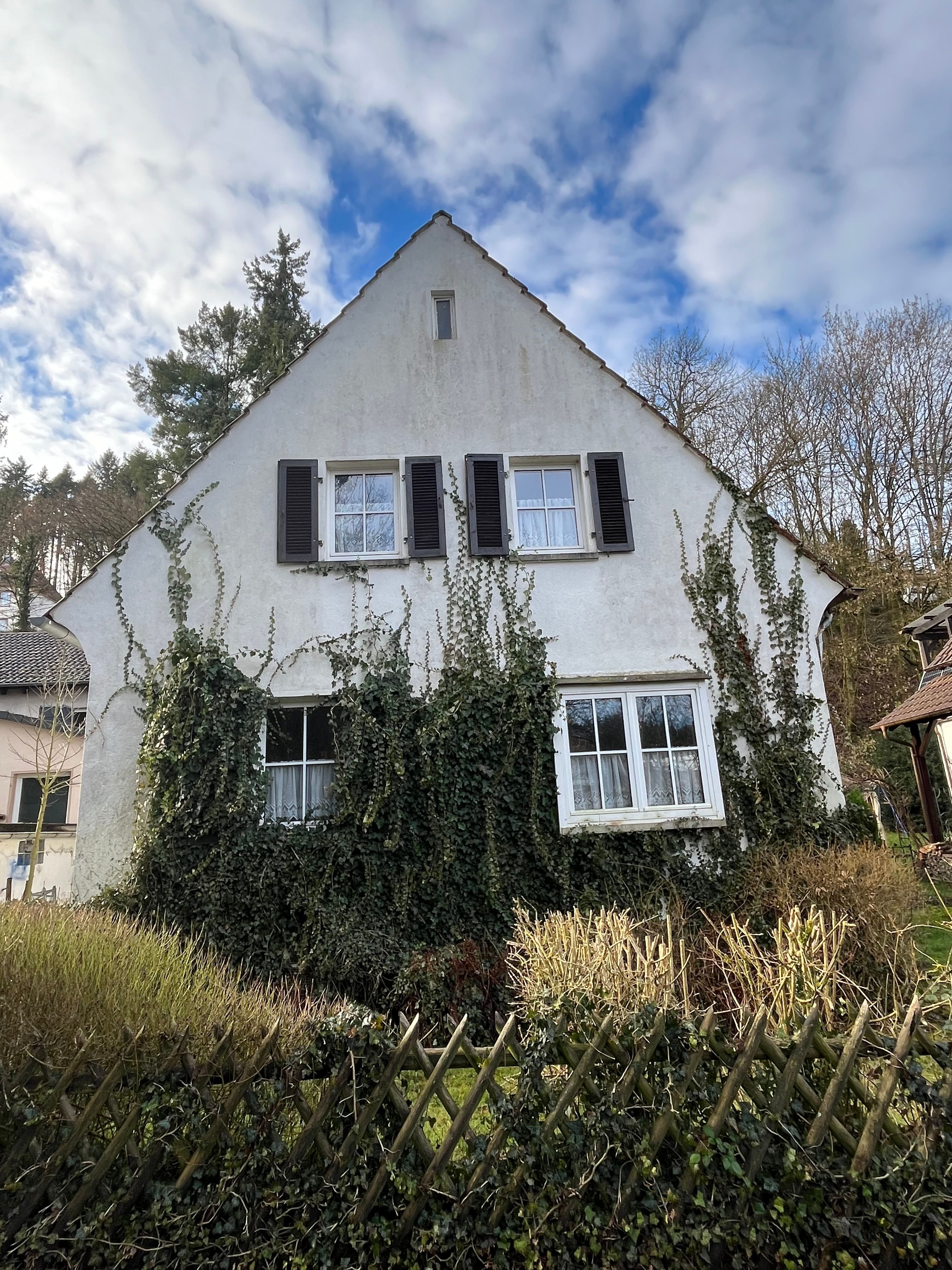 Einfamilienhaus zum Kauf 155.000 € 4 Zimmer 81 m²<br/>Wohnfläche 837 m²<br/>Grundstück ab sofort<br/>Verfügbarkeit Röbelweg 31 Kusel Kusel 66869