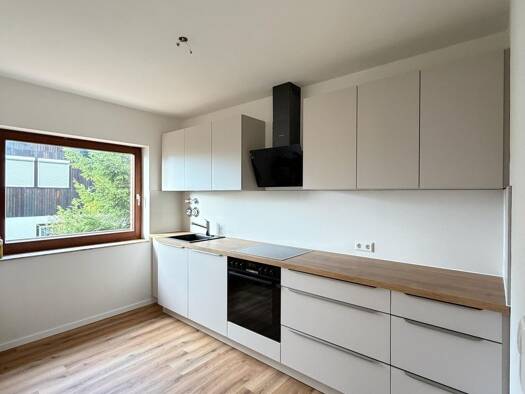 Terrassenwohnung zur Miete 1.075 € 2,5 Zimmer 90 m² Geschoss 2/3 frei ab sofort Neustadt Titisee-Neustadt 79822