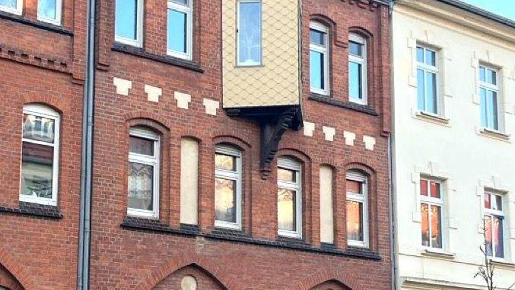 Mehrfamilienhaus zum Kauf 298.000 € 11 Zimmer 242 m² 190 m² Grundstück frei ab sofort Stendal 39576