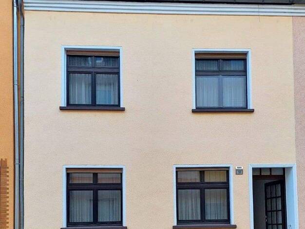 Reihenmittelhaus zum Kauf provisionsfrei 179.000 € 7 Zimmer 154 m² 103 m² Grundstück Burbach Saarbrücken 66115