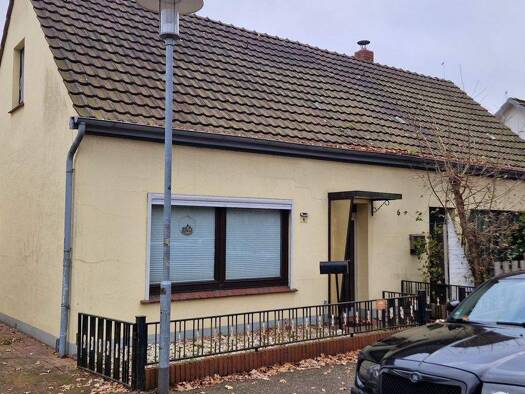 Doppelhaushälfte zum Kauf provisionsfrei 220.000 € 3 Zimmer 90 m² 450 m² Grundstück Osternburg Oldenburg 26135