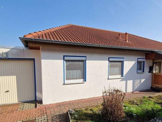 Bungalow zum Kauf 220.000 € 4 Zimmer 103,5 m² 330 m² Grundstück frei ab sofort Schöningen 38364