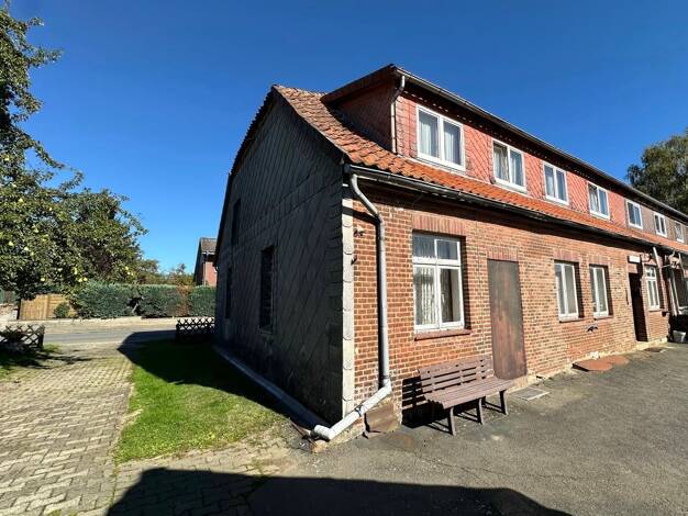 Doppelhaushälfte zum Kauf 95.000 € 9 Zimmer 190,8 m² 1.037 m² Grundstück frei ab sofort Riestedt Uelzen 29525