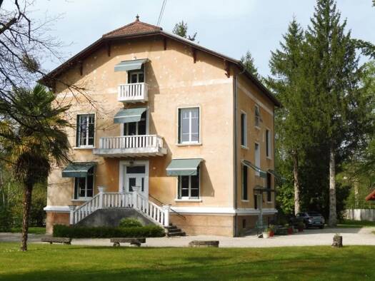 Einfamilienhaus zum Kauf 750.000 € 15 Zimmer 400 m² 10.000 m² Grundstück Pont-d'Ain 01330