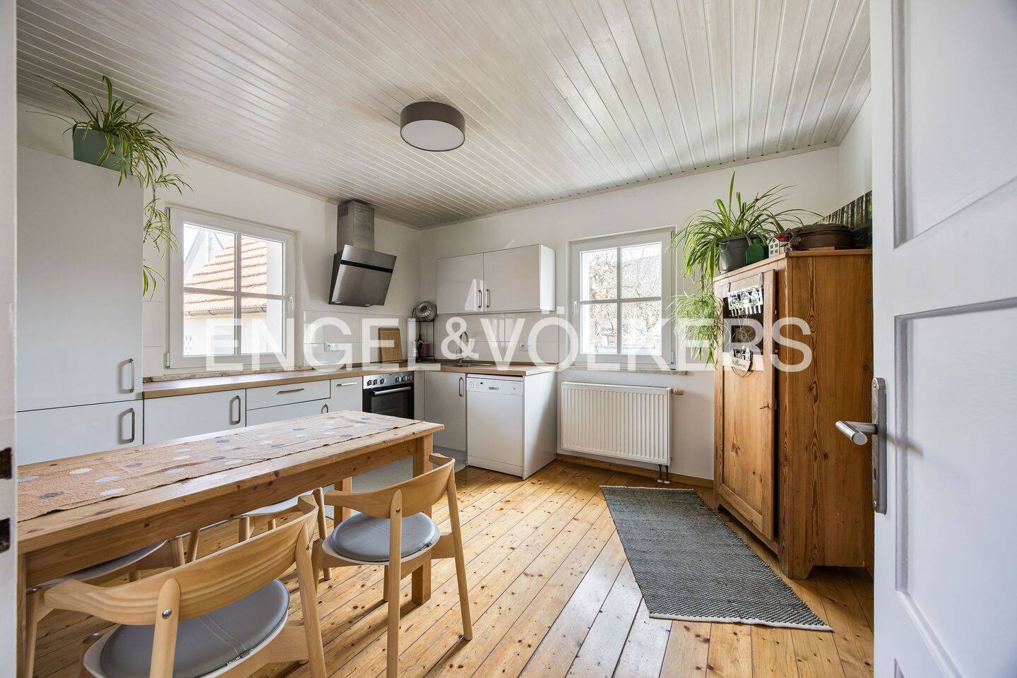 Immobilie in Petersaurach - Charmantes Einfamilienhaus mit liebevoll angelegtem Garten in ruhiger Lage - Bild 3