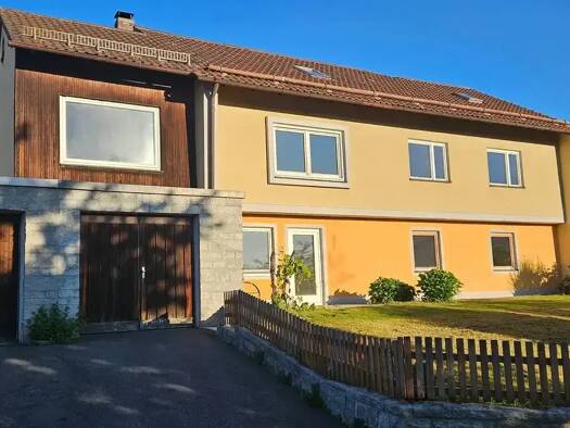 Einfamilienhaus zum Kauf provisionsfrei 291.000 € 7 Zimmer 240 m² 948 m² Grundstück frei ab sofort Salzherrnstraße 12 Schlag Grafenau 94481