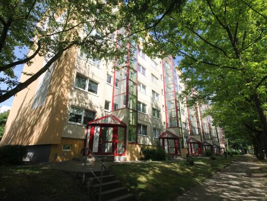 Wohnung zur Miete 311 € 3 Zimmer 56,4 m² 1. Geschoss frei ab sofort Eichenstraße 4 Lusan Gera 07549