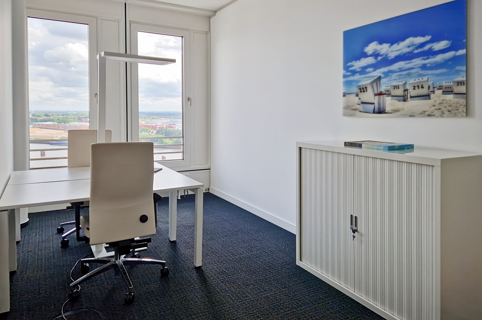 Bürofläche zur Miete 50 m²<br/>Bürofläche von 10 m² bis 50 m²<br/>Teilbarkeit Überseeallee 10 HafenCity Hamburg 20457