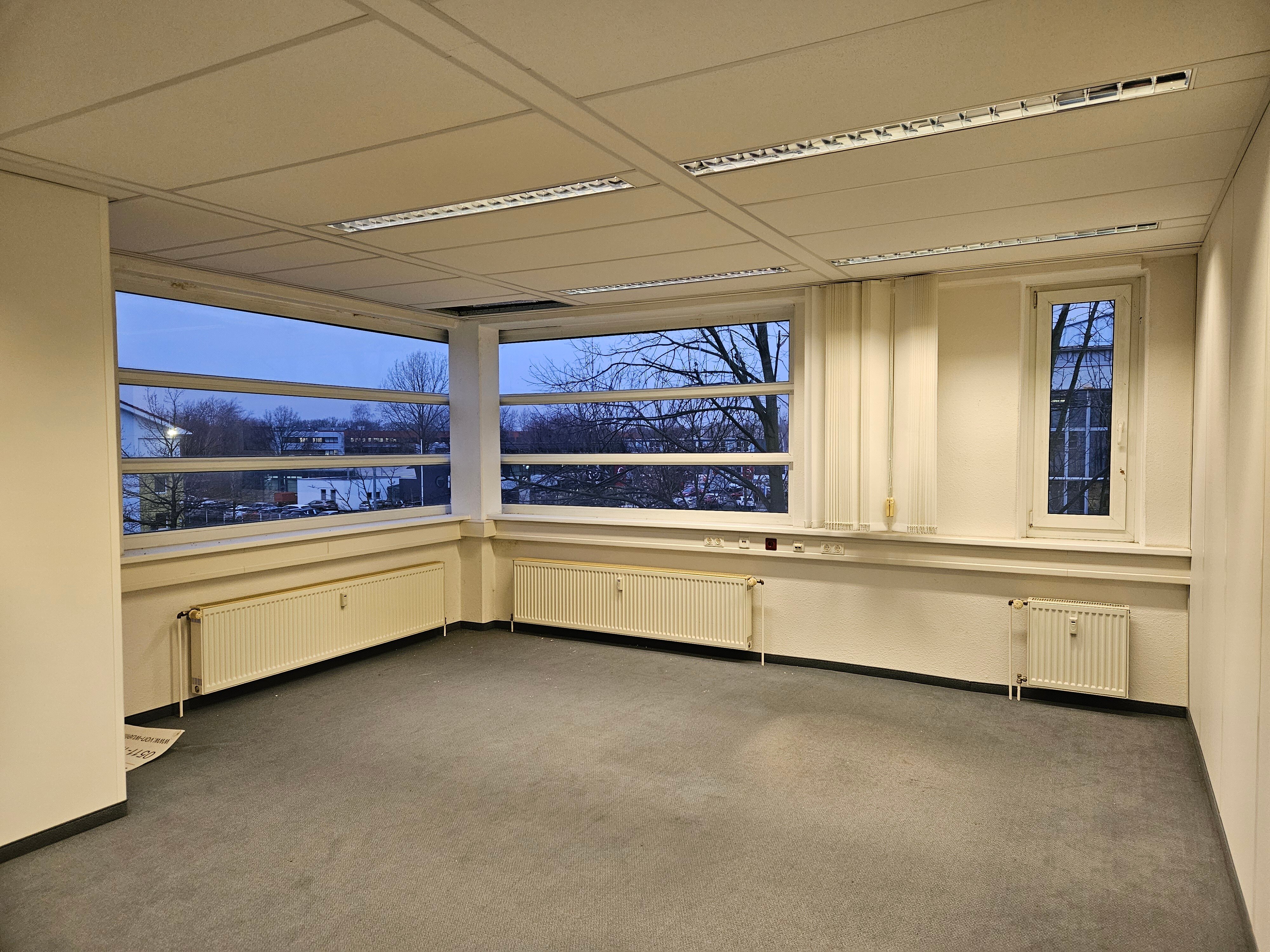 Bürogebäude zur Miete 10 € 245,3 m²<br/>Bürofläche ab 245,3 m²<br/>Teilbarkeit Lahe Hannover 30659