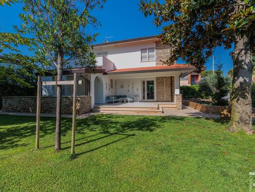 Villa zum Kauf 2.450.000 € 5 Zimmer 295 m² 680 m² Grundstück frei ab sofort Forte dei Marmi 5502