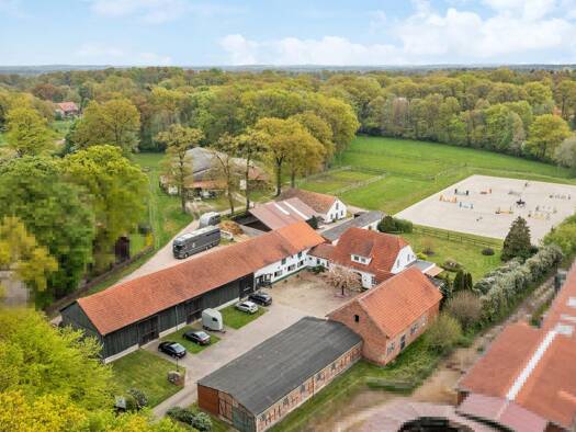 Bauernhaus zur Miete 4.200 € 7,5 Zimmer 180 m² 30.700 m² Grundstück frei ab sofort Höperhöfen 107 Höperhöfen Bötersen 27367