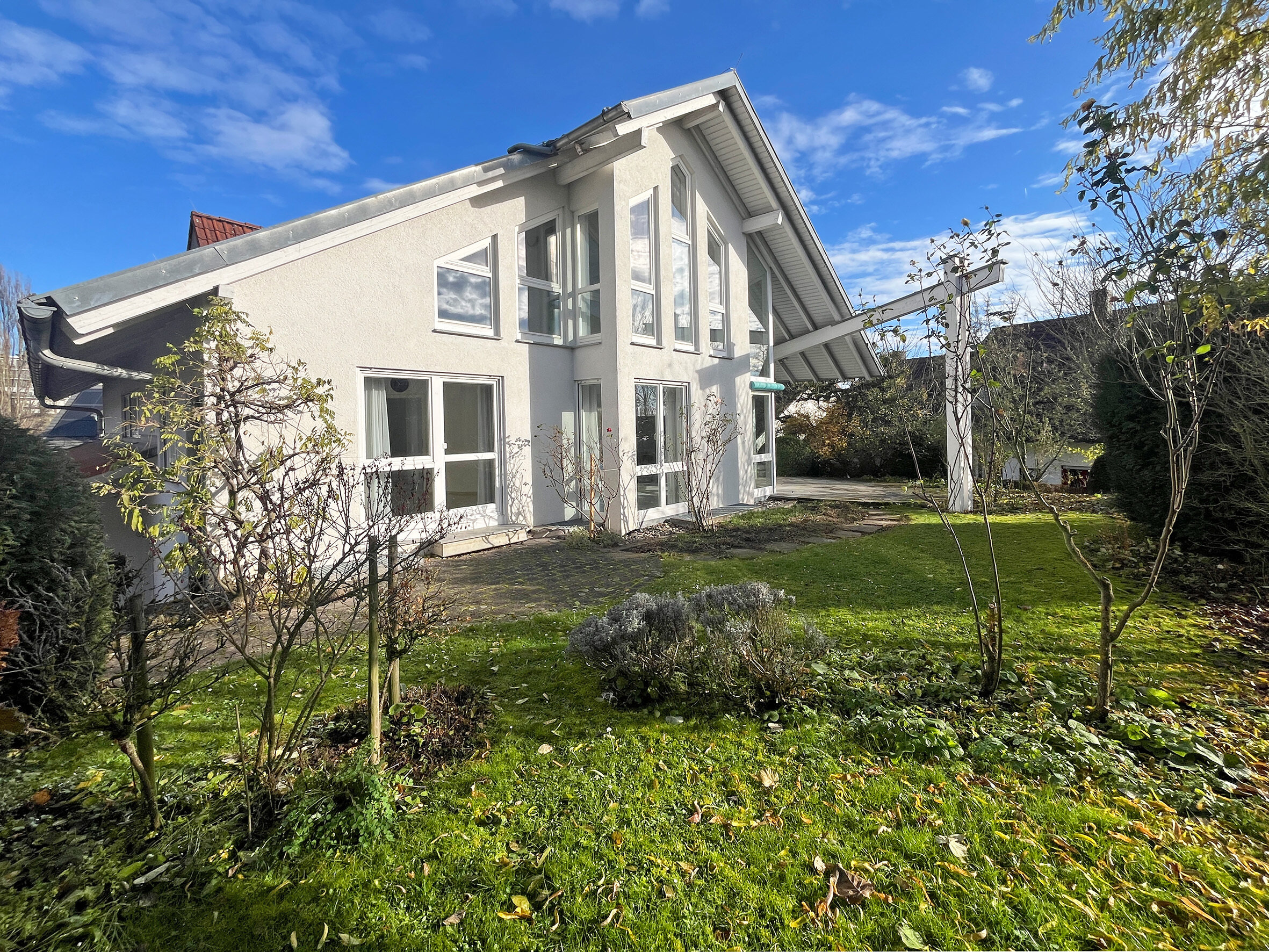 Mehrfamilienhaus zum Kauf 899.000 € 9,5 Zimmer 268 m²<br/>Wohnfläche 620 m²<br/>Grundstück ab sofort<br/>Verfügbarkeit Herrenberg Herrenberg 71083