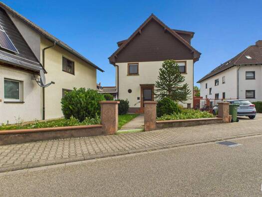 Mehrfamilienhaus zum Kauf 585.000 € 7 Zimmer 191,5 m² 548 m² Grundstück Brühl 68782