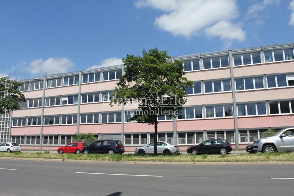 Bürofläche zur Miete 6,90 € 722 m²<br/>Bürofläche ab 350 m²<br/>Teilbarkeit Unterfarrnbach 102 Fürth 90766