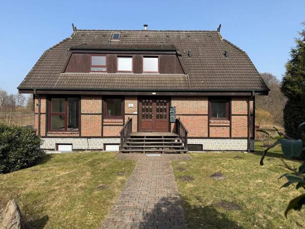 Mehrfamilienhaus zum Kauf provisionsfrei 679.000 € 9 Zimmer 300 m² 5.600 m² Grundstück Kassburg 1 e Sülfeld Sülfeld 23867