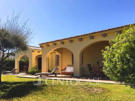 Haus zum Kauf 6 Zimmer 147 m² 1.050 m² Grundstück Santu Diadòru/San Teodoro 07052