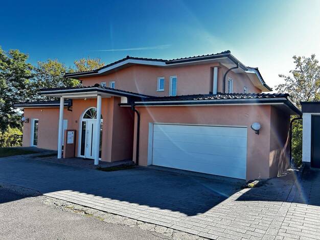 Villa zum Kauf provisionsfrei 1.100.000 € 7 Zimmer 270 m² 1.000 m² Grundstück Trossingen Trossingen 78647