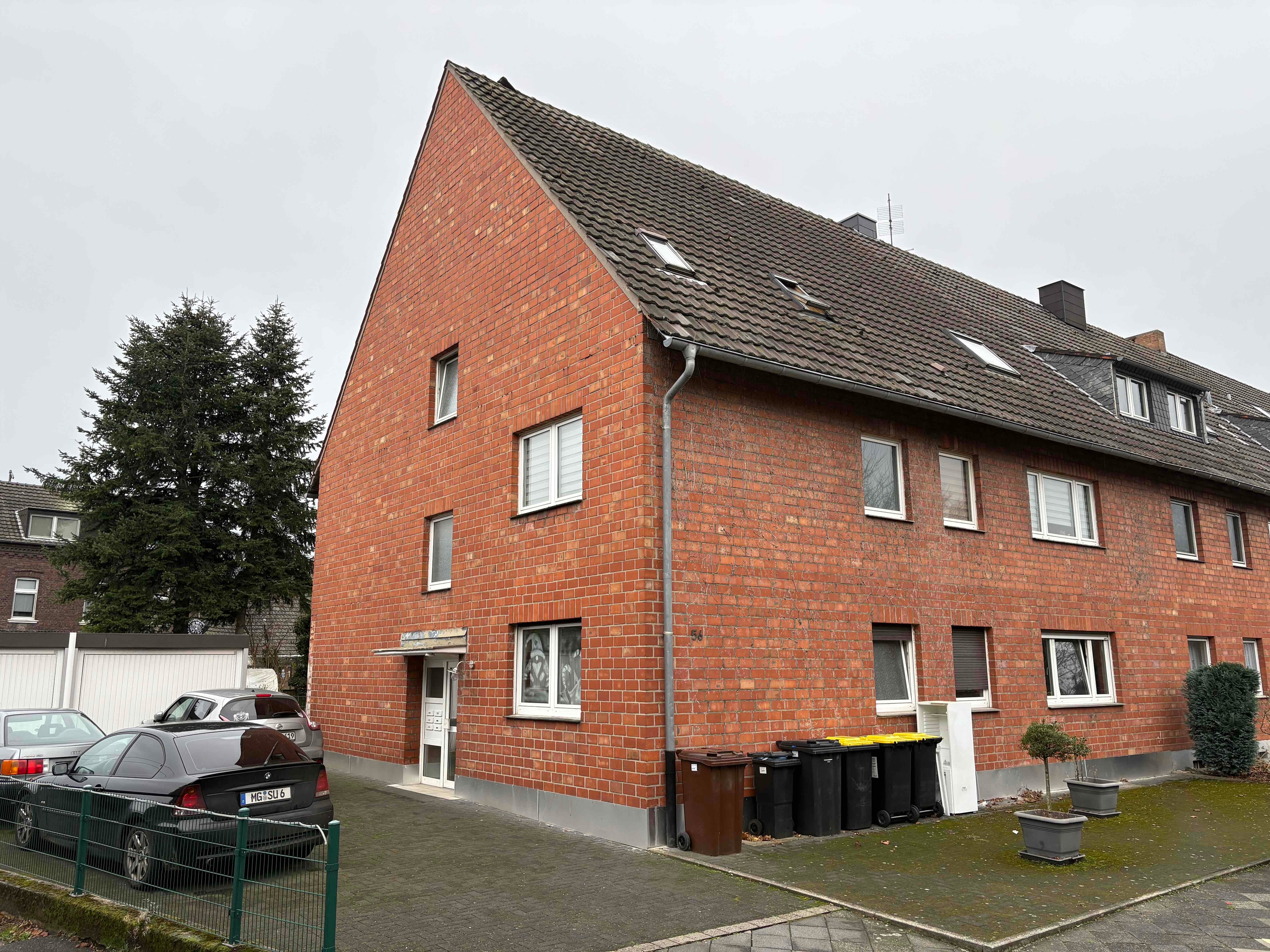 Mehrfamilienhaus zum Kauf 445.000 € 13 Zimmer 302,7 m²<br/>Wohnfläche 628 m²<br/>Grundstück Bettrath - Hoven Mönchengladbach 41066