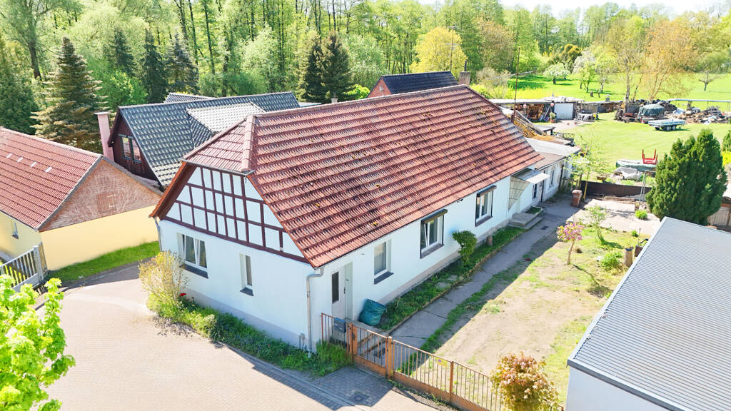 Einfamilienhaus zum Kauf 59.000 € 5 Zimmer 118 m² 1.356 m² Grundstück Iden 39606