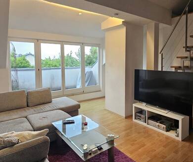 Wohnung zur Miete 990 € 2 Zimmer 65 m² Dachgeschoss Friedenstr. 54 Maxfeld Nürnberg 90409