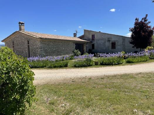 Schloss zum Kauf 1.655.000 € 447 m² 1.070.000 m² Grundstück SAULT 84390