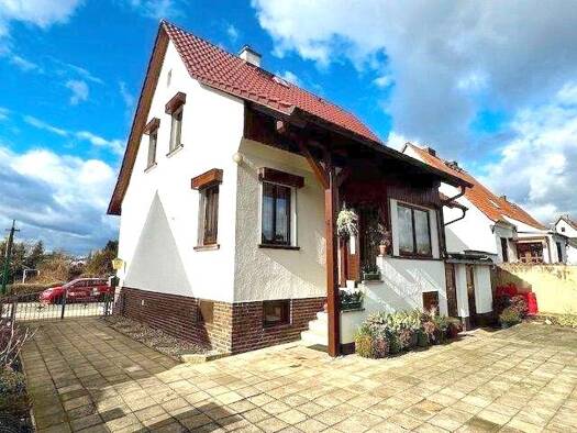 Einfamilienhaus zum Kauf 250.000 € 6 Zimmer 130 m² 599 m² Grundstück frei ab sofort Leißling Weißenfels 06667